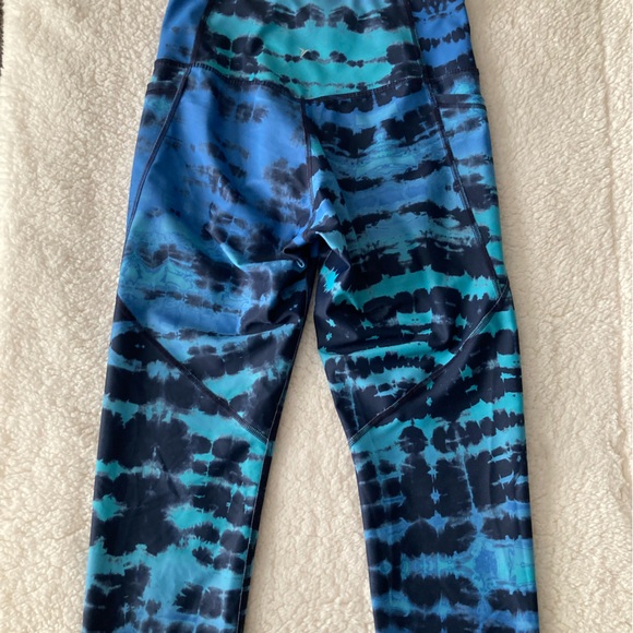 Tie-Dye Blue Leggings - Picture 7 of 7